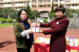 小學(xué)學(xué)霸跟身價過億董事長聊天：學(xué)習(xí)很爛的為什么也能賺大錢？