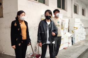 暖心！愛(ài)心家長(zhǎng)捐贈(zèng)防疫物資助力我?？箵粢咔?>
                                            </div>
                                                                                <div   id=